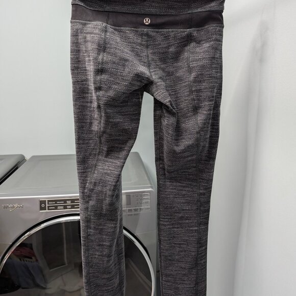 Lululemon size 2 pants - Picture 2 of 3